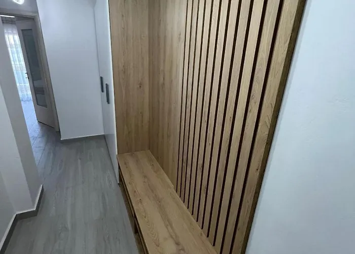 Lumiver Golem (Tirana)