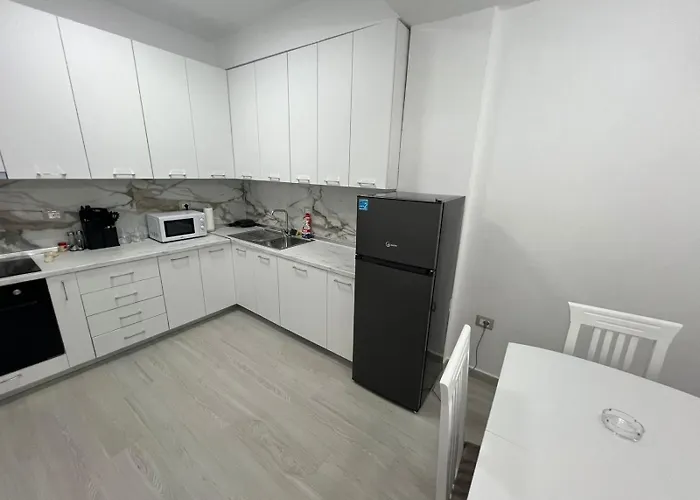 Lumiver * Golem (Tirana)